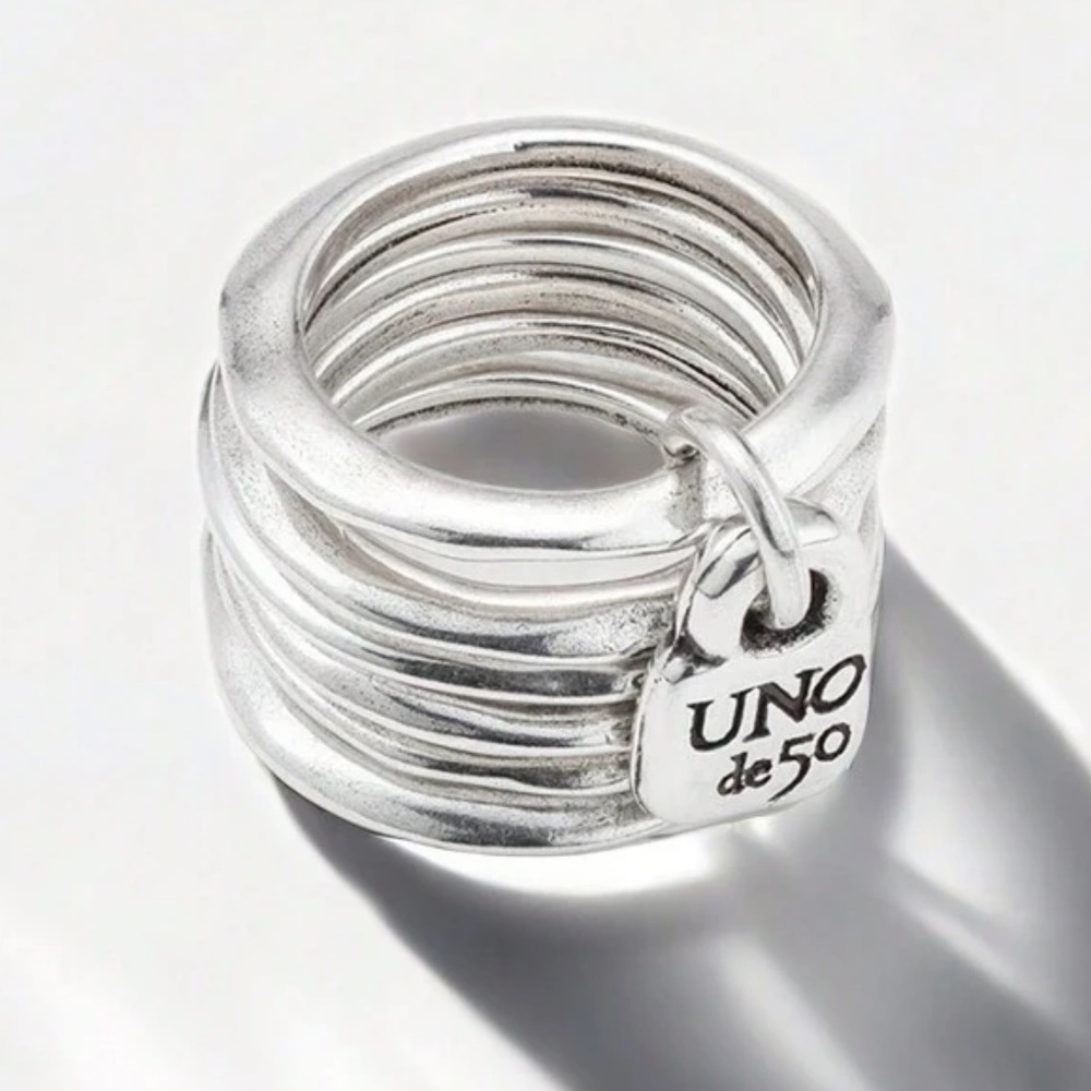 New Uno de 50 silver Stack ring Size 9. NO BOX no BAG